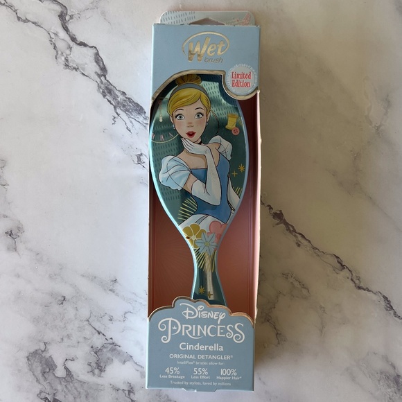 Cinderella Wet Brush Disney Princess Collection - Picture 2 of 5